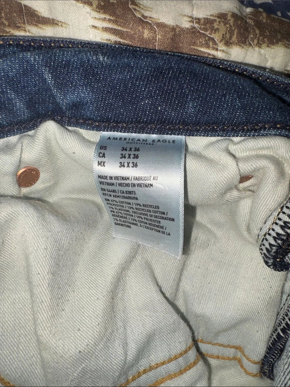 American Eagle Outfitters Men’s Faded Blue Bootcut Jeans. 34x36